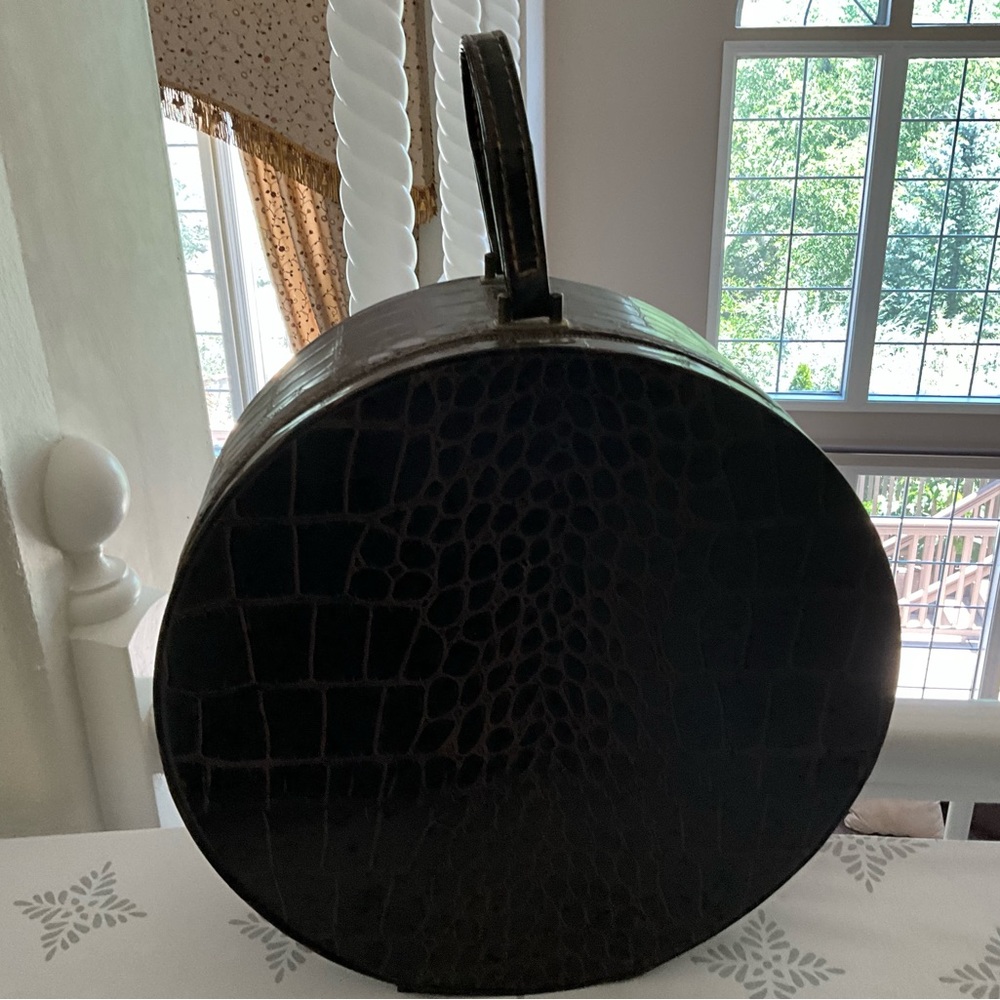 Leather Hat Box - Picture 5 of 7